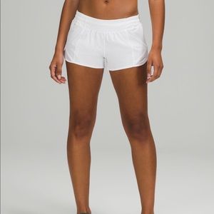 lululemon athletica hotty hot shorts 2.5”